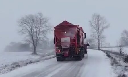 Без зайвої потреби не виїжджати: яка ситуація на дорогах Дніпропетровщини 11 січня (відео)