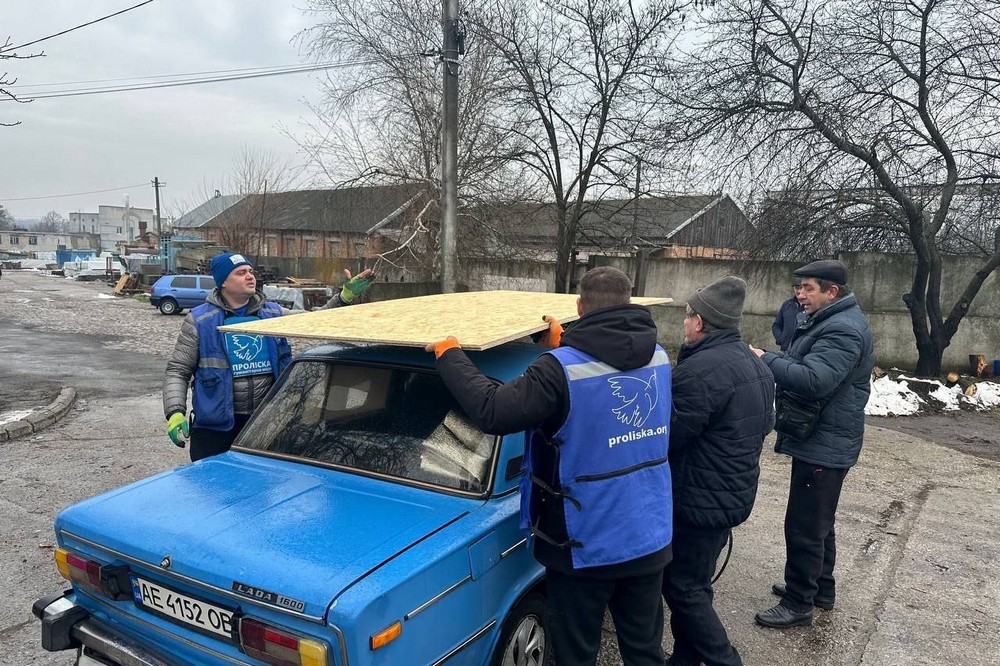 22 родини з Марганецької громади отримали допомогу 4 22 родини з Марганецької громади отримали допомогу 4