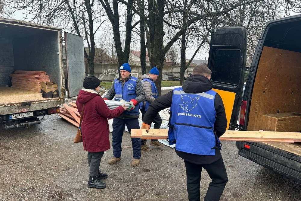 22 родини з Марганецької громади отримали допомогу 5 22 родини з Марганецької громади отримали допомогу 5