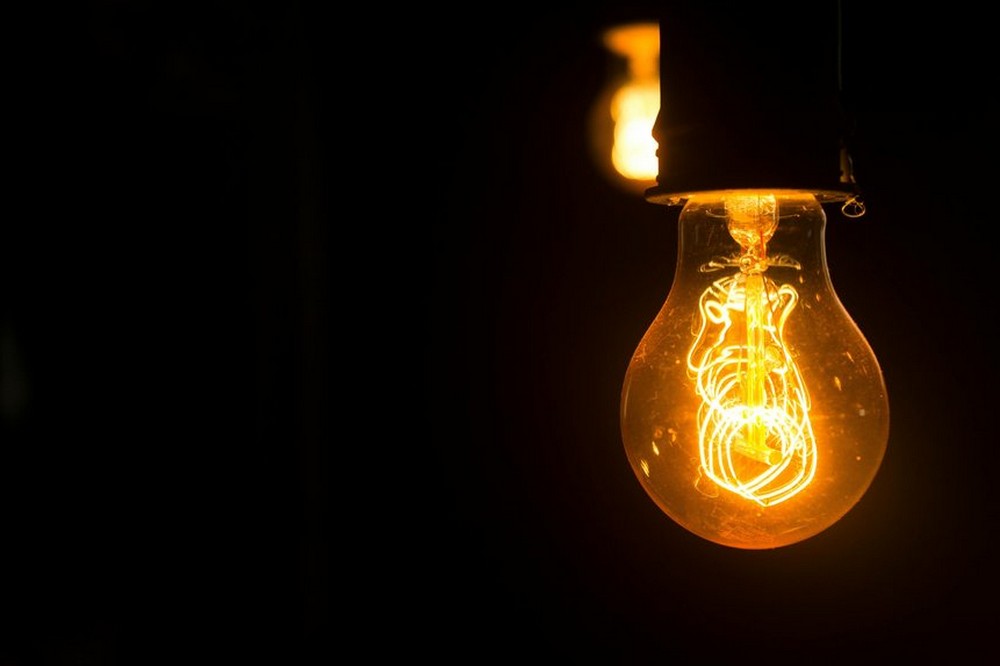 Близько 500 тисяч родин залишаються без світла: яка ситуація з електропостачанням на Дніпропетровщині, розповіли у ДТЕК