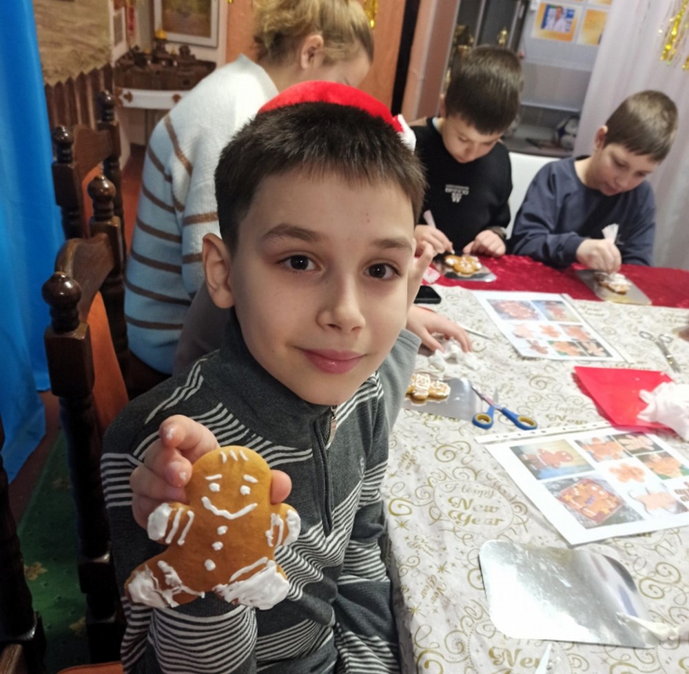 Робили добрі справи і вивчали традиції: як пройшли передноворічні та різдвяні дні у Покрові (фото) Робили добрі справи і вивчали традиції: як пройшли передноворічні та різдвяні дні у Покрові (фото)