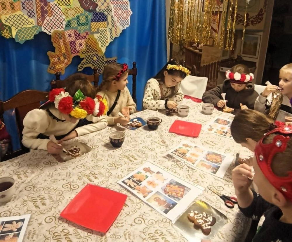 Робили добрі справи і вивчали традиції: як пройшли передноворічні та різдвяні дні у Покрові (фото) Робили добрі справи і вивчали традиції: як пройшли передноворічні та різдвяні дні у Покрові (фото)