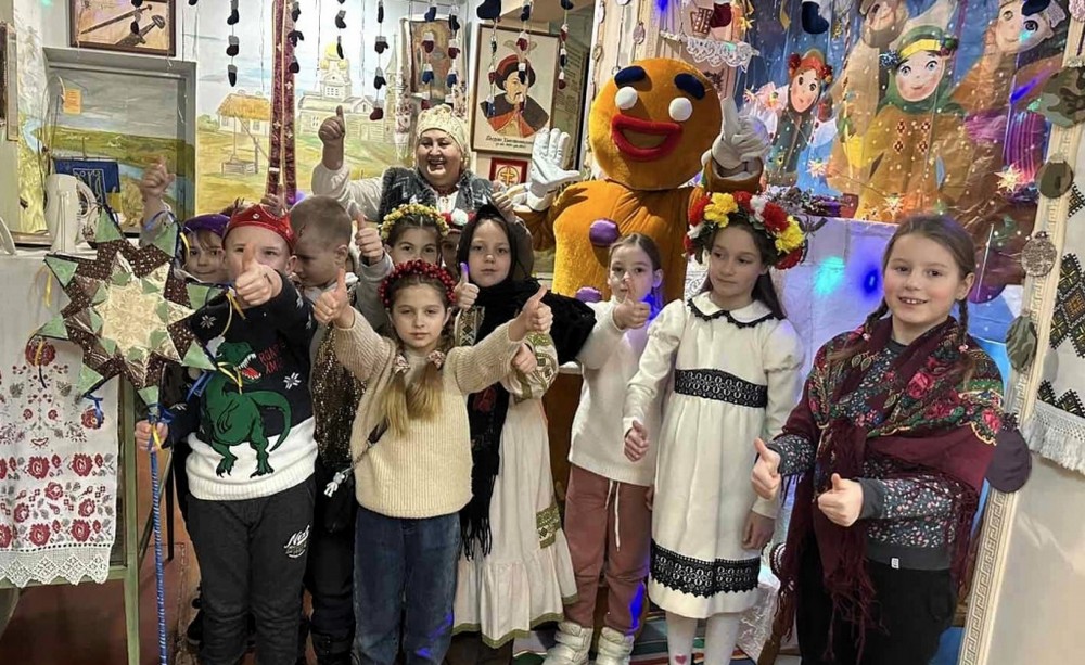 Робили добрі справи і вивчали традиції: як пройшли передноворічні та різдвяні дні у Покрові (фото) Робили добрі справи і вивчали традиції: як пройшли передноворічні та різдвяні дні у Покрові (фото)