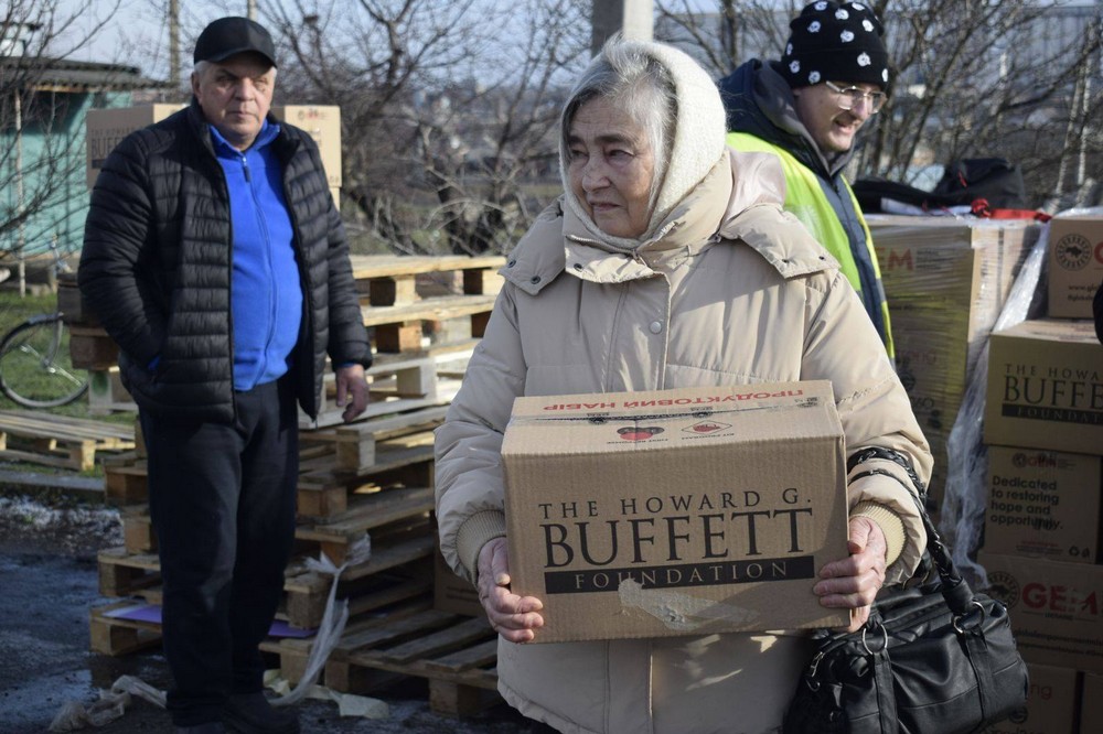 5 січня жителям Мирівської громади роздали понад 2100 сімейних наборів від благодійників 5 січня жителям Мирівської громади роздали понад 2100 сімейних наборів від благодійників