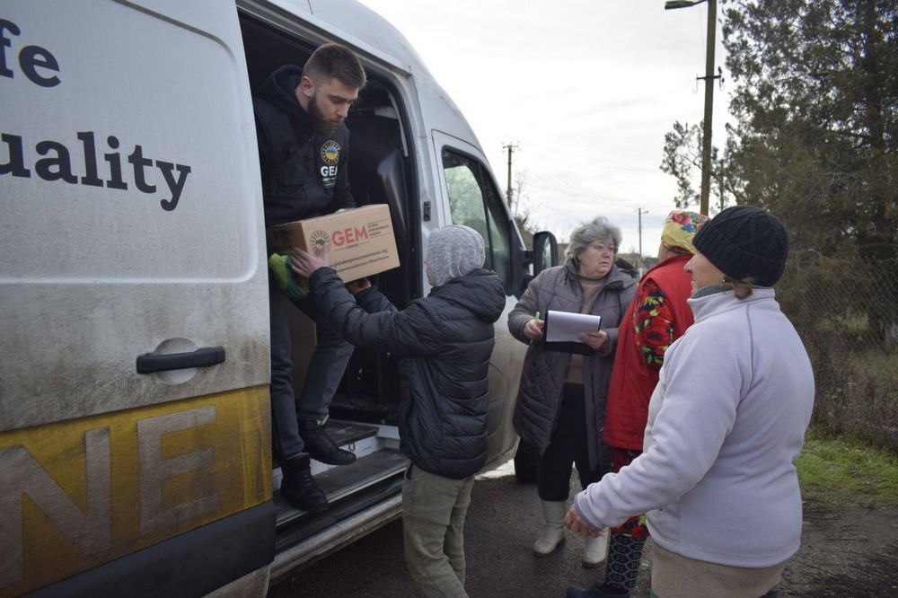 5 січня жителям Мирівської громади роздали понад 2100 сімейних наборів від благодійників 2 5 січня жителям Мирівської громади роздали понад 2100 сімейних наборів від благодійників 2