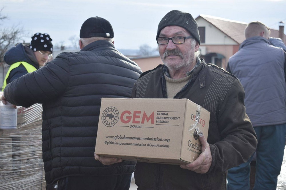 5 січня жителям Мирівської громади роздали понад 2100 сімейних наборів від благодійників 3 5 січня жителям Мирівської громади роздали понад 2100 сімейних наборів від благодійників 3