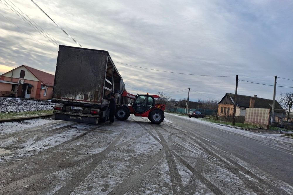 5 січня жителям Мирівської громади роздали понад 2100 сімейних наборів від благодійників 4 5 січня жителям Мирівської громади роздали понад 2100 сімейних наборів від благодійників 4