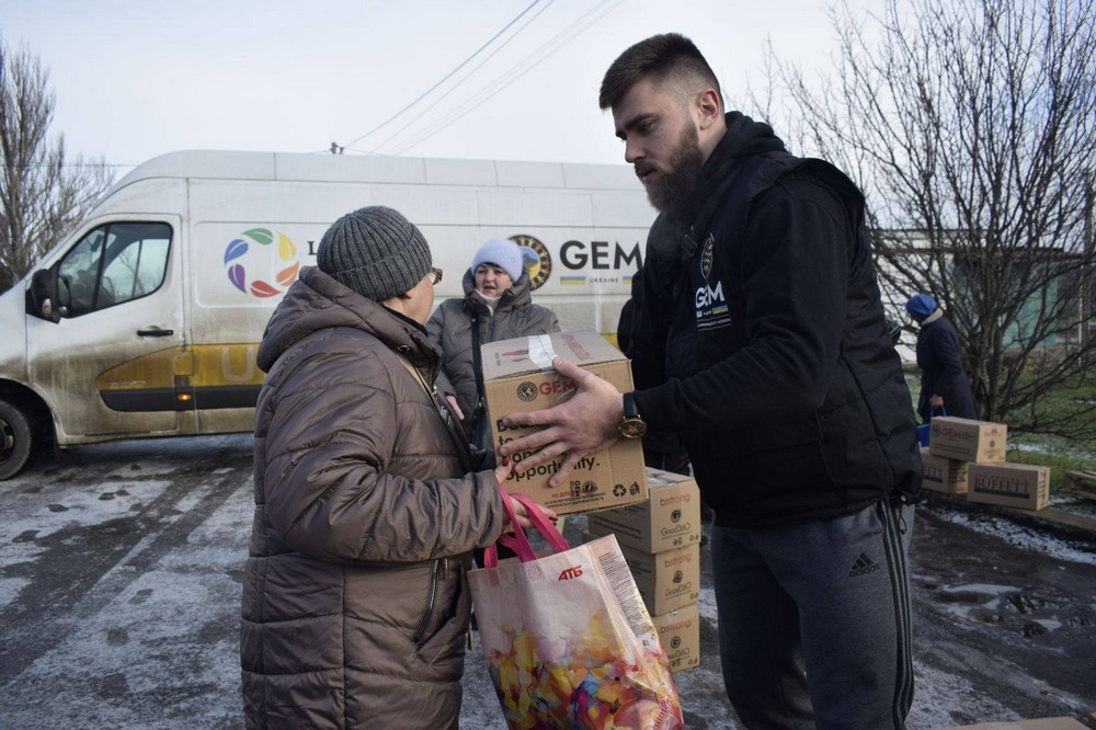 5 січня жителям Мирівської громади роздали понад 2100 сімейних наборів від благодійників 5 5 січня жителям Мирівської громади роздали понад 2100 сімейних наборів від благодійників 5