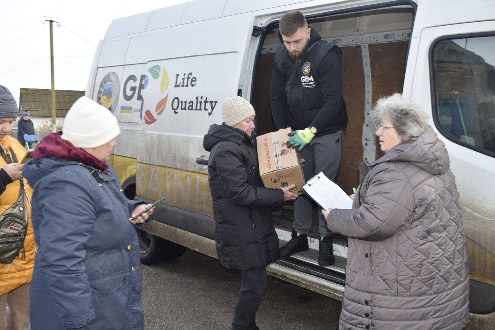 5 січня жителям Мирівської громади роздали понад 2100 сімейних наборів від благодійників 7 5 січня жителям Мирівської громади роздали понад 2100 сімейних наборів від благодійників 7