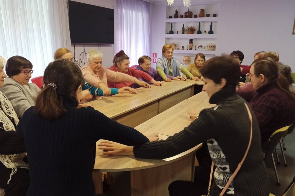 Тут піклуються і про фізичний, і про моральний стан: як у Покрові терцентр допомагає підопічним