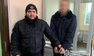 ивство на Нікопольщині: 21-річний юнак зарубав вітчима сокирою