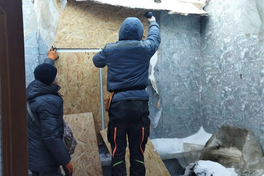 Снігопади, мороз і обстріли не зупиняють комунальників Нікополя: чим вони зайняті зараз (фото)