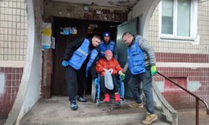 Перенесла складну операцію, евакуювалася і повернулася додому: історія жінки з прифронтового Нікополя (фото)