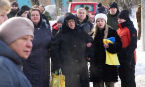 Був вчителем за освітою, у безпорадному горі залишилася мати… У Нікополі сьогодні провели в останню путь Героя (фото)