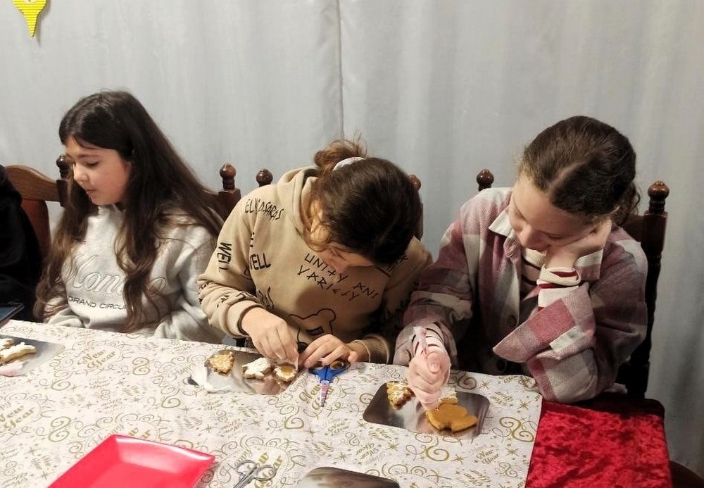 Робили добрі справи і вивчали традиції: як пройшли передноворічні та різдвяні дні у Покрові (фото) Робили добрі справи і вивчали традиції: як пройшли передноворічні та різдвяні дні у Покрові (фото)