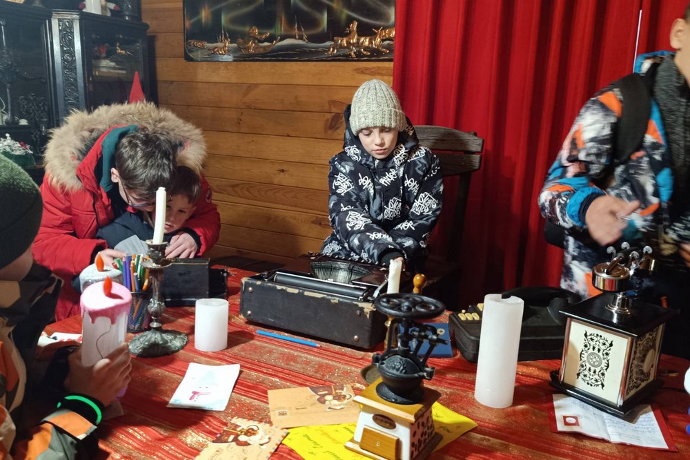 Для дітей з прифронтового Нікополя влаштували новорічну подорож 3