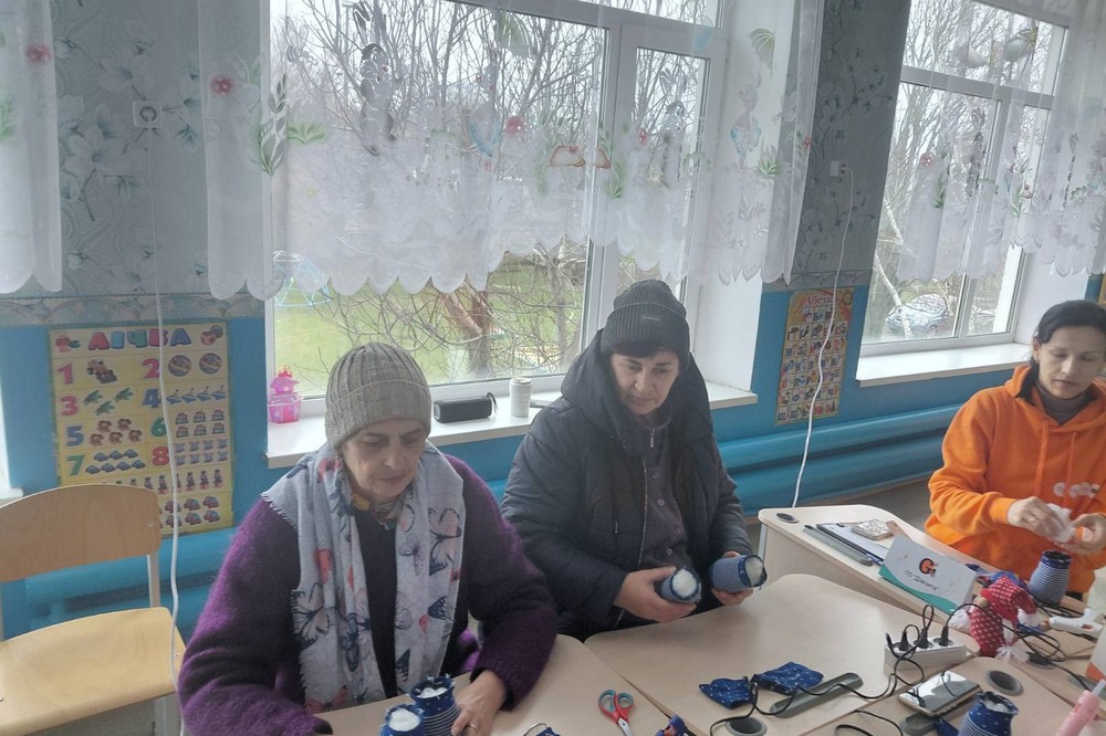 Для жінок Мирівської громади провели  майстер клас з виготовлення новорічних гномів 5