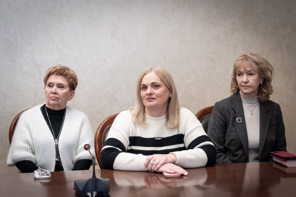 Директор ліцею Нікополя з отримала грамоту Верховної Ради України 3 Директор ліцею Нікополя з отримала грамоту Верховної Ради України 3