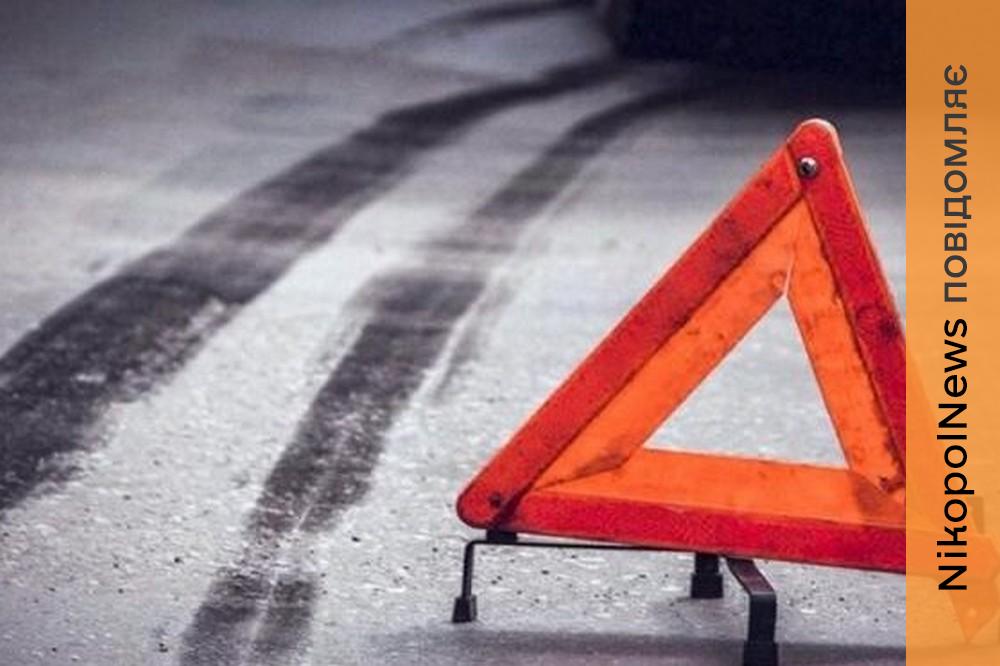 Стояли на проїжджій частині дороги і потрапили у ДТП: медики Нікопольщини надали допомогу постраждалим - подробиці 5 Медики Нікопольщини 2