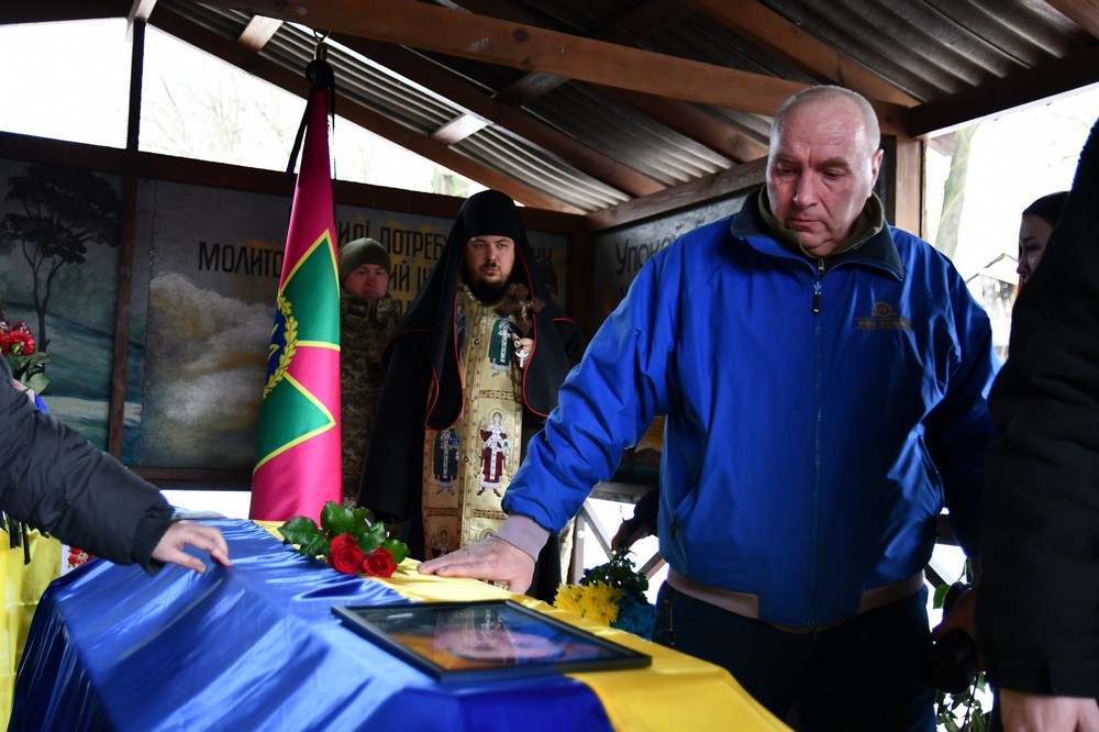 Нікополь провів 12 Нікополь провів 12