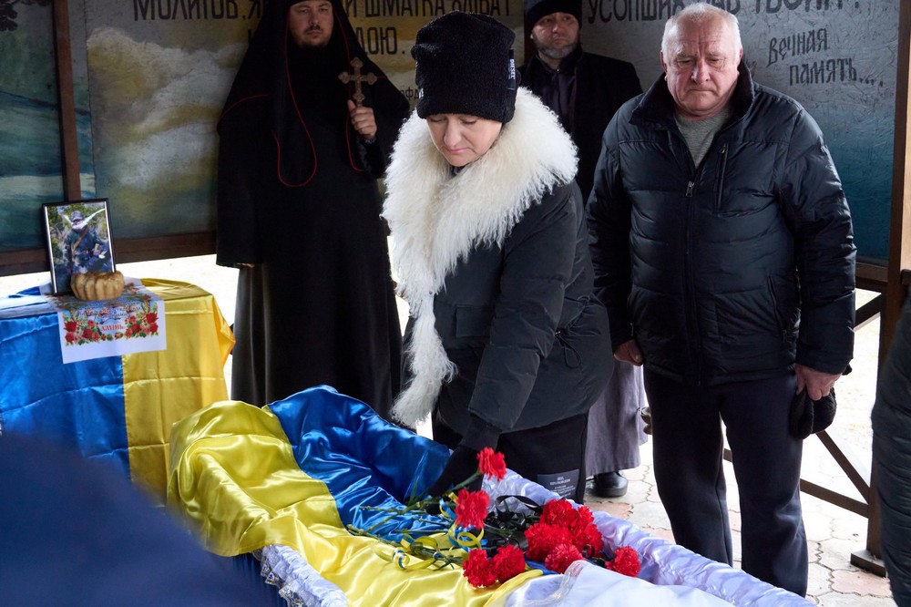 Нікополь провів в останню путь Захисника (фото) Нікополь провів в останню путь Захисника (фото)