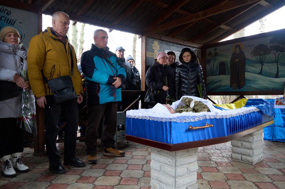 Нікополь провів в останню путь Захисника (фото) 13 Нікополь провів в останню путь Захисника (фото) 13