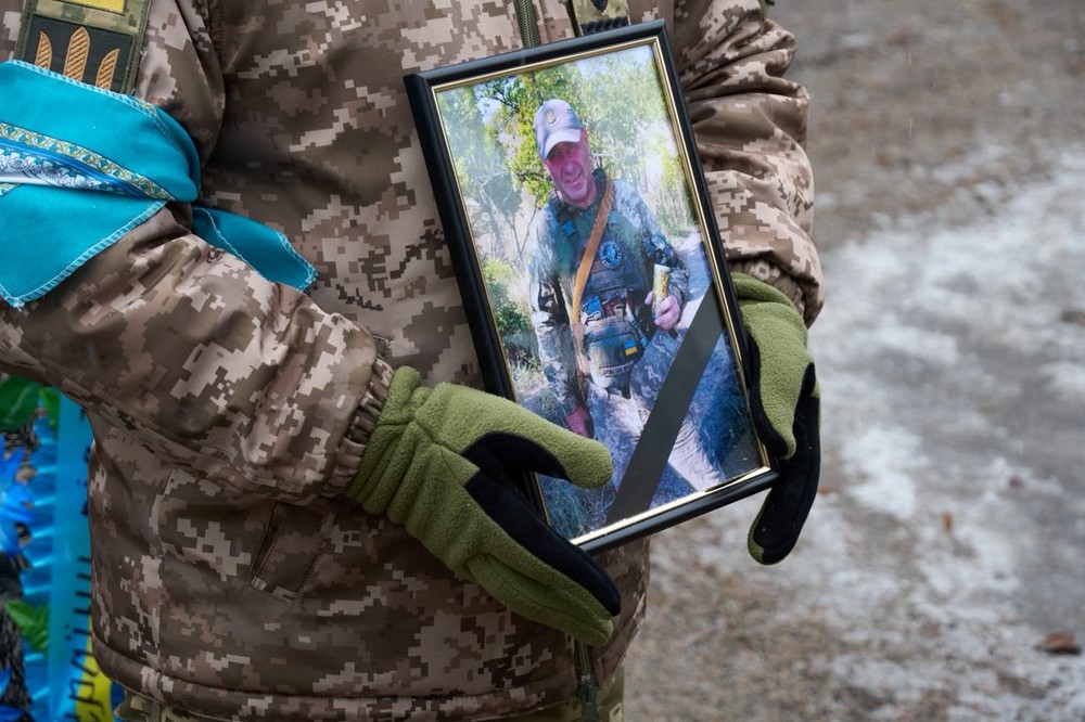 Нікополь провів в останню путь Захисника (фото) 3 Нікополь провів в останню путь Захисника (фото) 3
