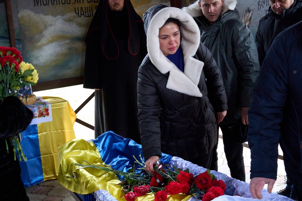 Нікополь провів в останню путь Захисника (фото) 6 Нікополь провів в останню путь Захисника (фото) 6