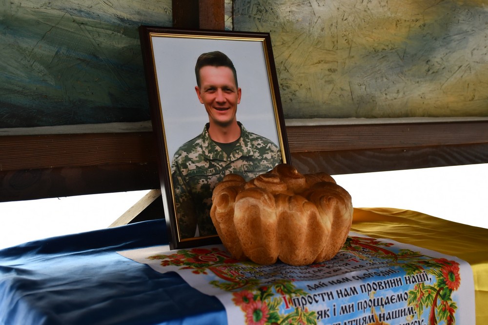 Нікополь провів в останню путь полеглого Захисника (фото)