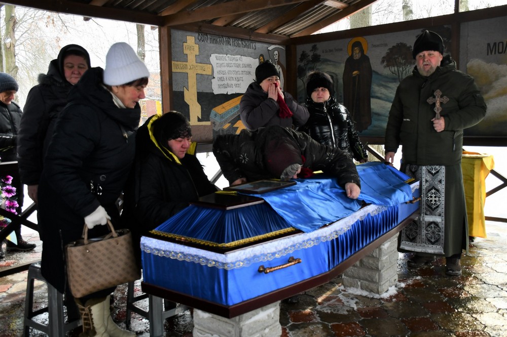 Нікополь провів в останню путь полеглого Захисника (фото) 3