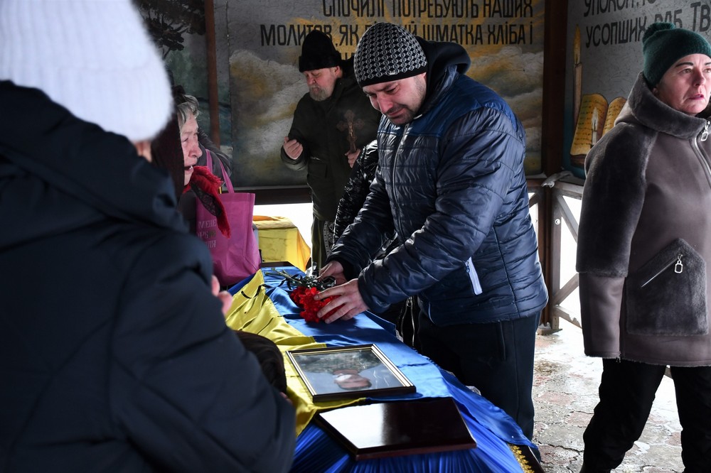 Нікополь провів в останню путь полеглого Захисника (фото) 6