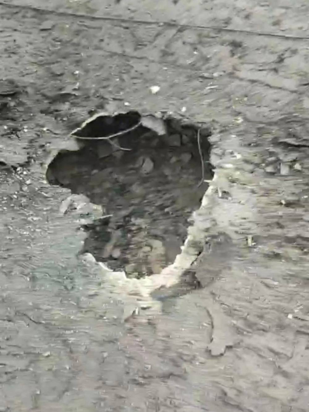 У Марганці сьогодні ворог атакував багатоповерхівку 3