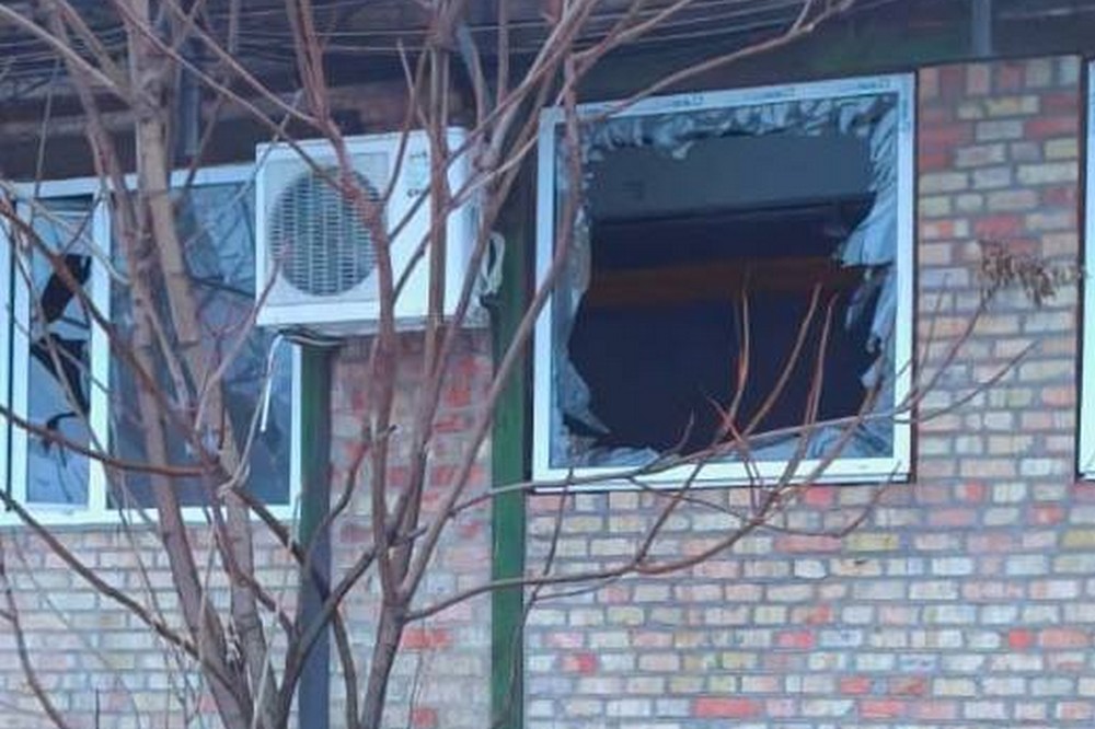 У Нікополі пошкоджений заклад культури, у Павлограді – вантажівка, на Синельниківщині постраждав чоловік (фото) 3 У Нікополі пошкоджений заклад культури, у Павлограді – вантажівка, на Синельниківщині постраждав чоловік (фото) 3