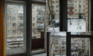 по центру Нікополя