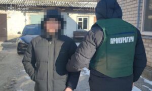 на Дніпропетровщині викрили схему продажу автівок, ввезених для гуманітарної допомоги ЗСУ (фото) 5