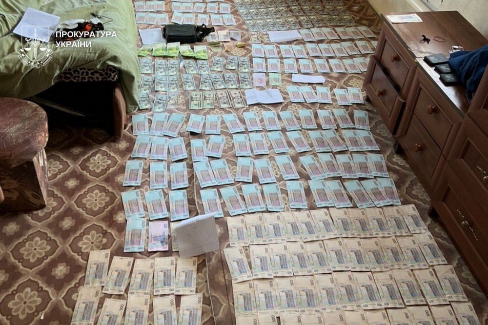 на Дніпропетровщині викрили схему продажу автівок, ввезених для гуманітарної допомоги ЗСУ (фото) 6