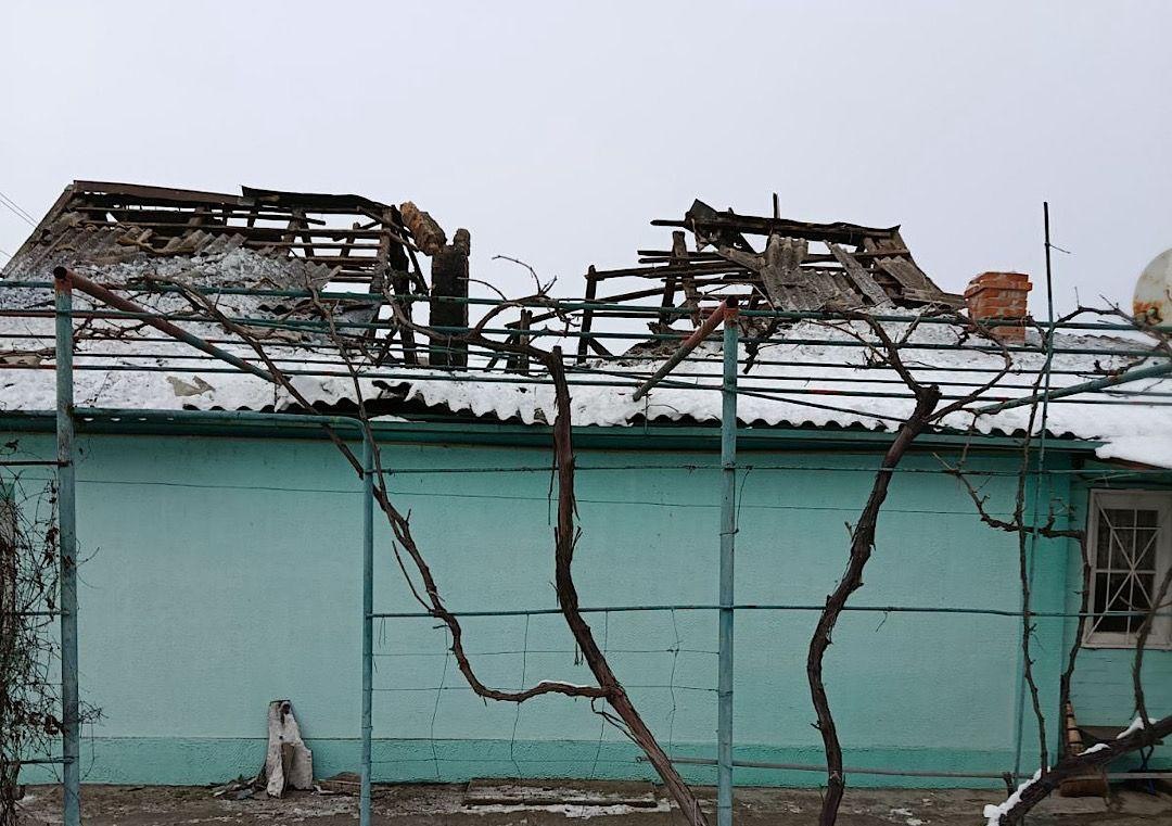 наслідки обстрілів Нікополя та області зафіксували поліцейські (фото) 6
