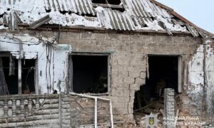 наслідки обстрілів Нікополя та області зафіксували поліцейські (фото) 7