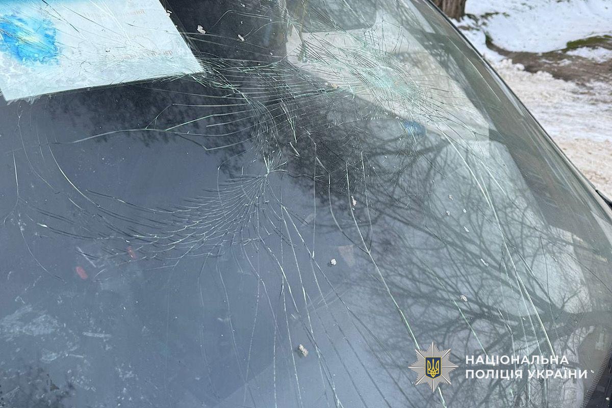 наслідки обстрілів Нікополя та області зафіксували поліцейські (фото) 9