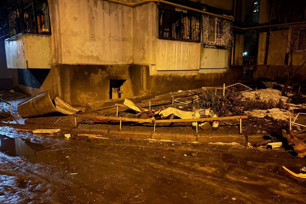 Нікополь був під ударом артилерії, у Дніпрі 7 поранених, серед них діти, внаслідок масованої ворожої атаки (фото) Нікополь був під ударом артилерії, у Дніпрі 7 поранених, серед них діти, внаслідок масованої ворожої атаки (фото)