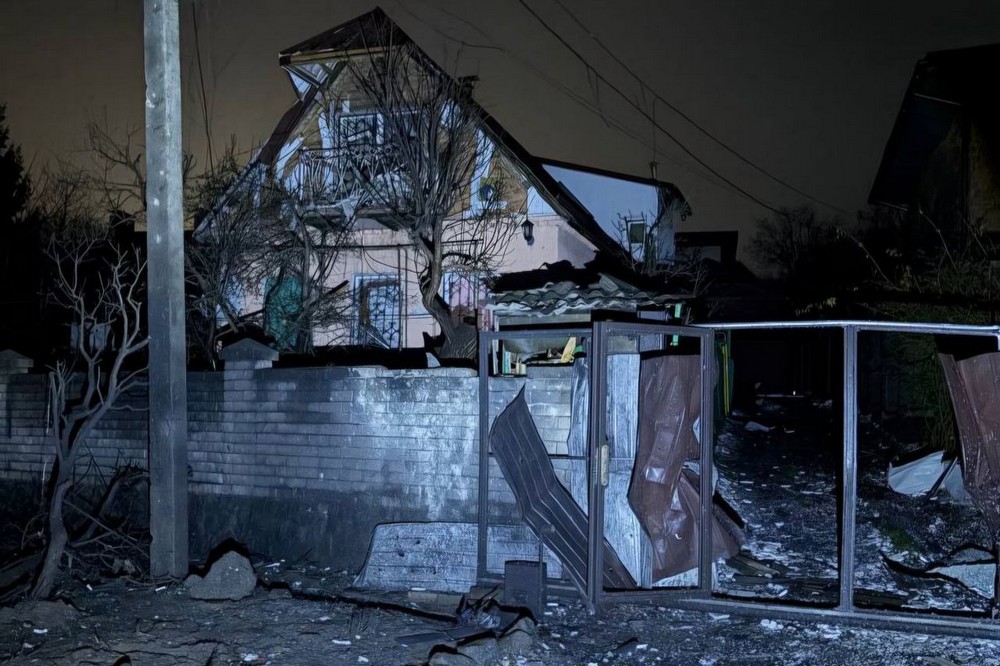 Нікополь був під ударом артилерії, у Дніпрі 7 поранених, серед них діти, внаслідок масованої ворожої атаки (фото) Нікополь був під ударом артилерії, у Дніпрі 7 поранених, серед них діти, внаслідок масованої ворожої атаки (фото)