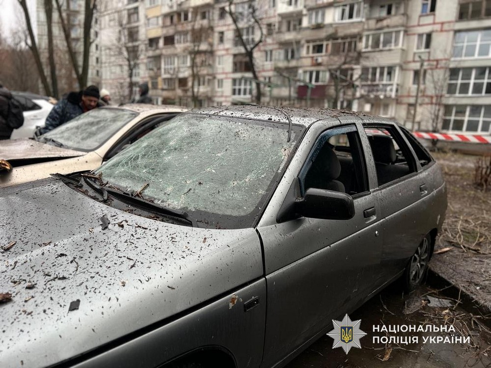 90 повідомлень про удари по Нікополю і району, атаки на Дніпро і Синельниківщину, поранені і руйнування – поліція про наслідки обстрілів за добу (фото) 90 повідомлень про удари по Нікополю і району, атаки на Дніпро і Синельниківщину, поранені і руйнування – поліція про наслідки обстрілів за добу (фото)