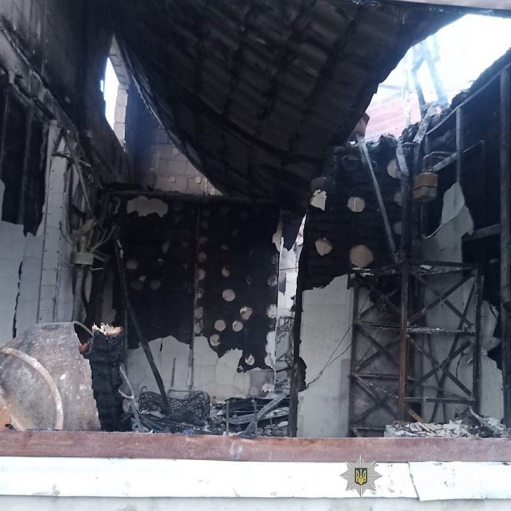 90 повідомлень про удари по Нікополю і району, атаки на Дніпро і Синельниківщину, поранені і руйнування – поліція про наслідки обстрілів за добу (фото) 90 повідомлень про удари по Нікополю і району, атаки на Дніпро і Синельниківщину, поранені і руйнування – поліція про наслідки обстрілів за добу (фото)