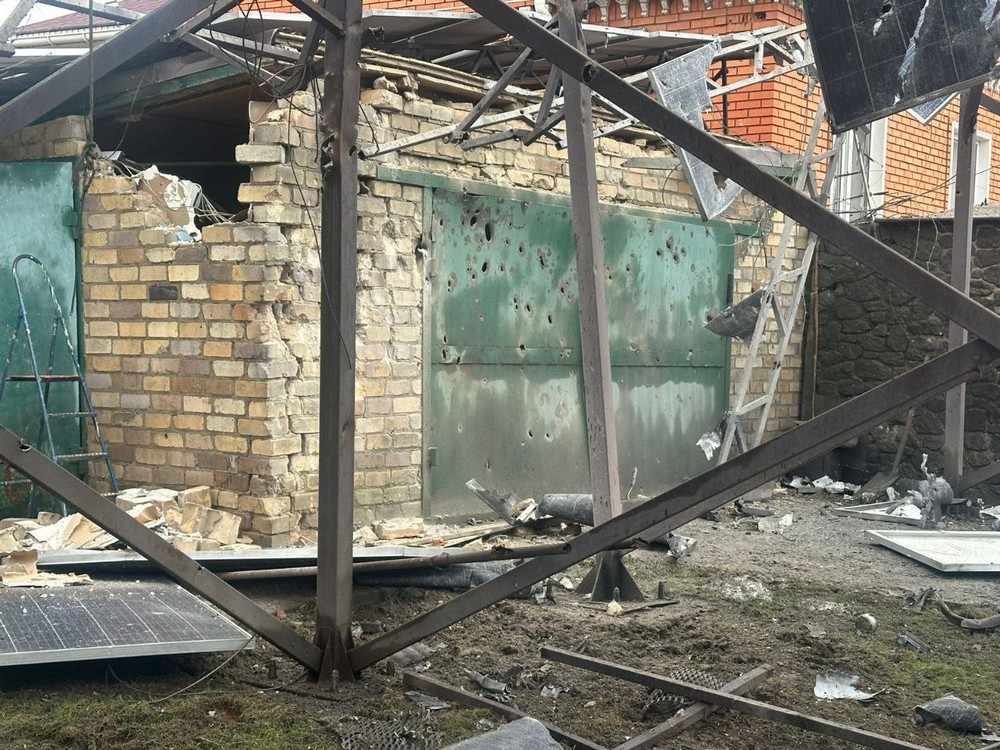 13 поранених у Нікополі і 1 у районі, 8 постраждалих у Кривому Розі, 10 – у Дніпрі, загибла і поранені на Синельниківщині – жахливий день на Дніпропетровщині