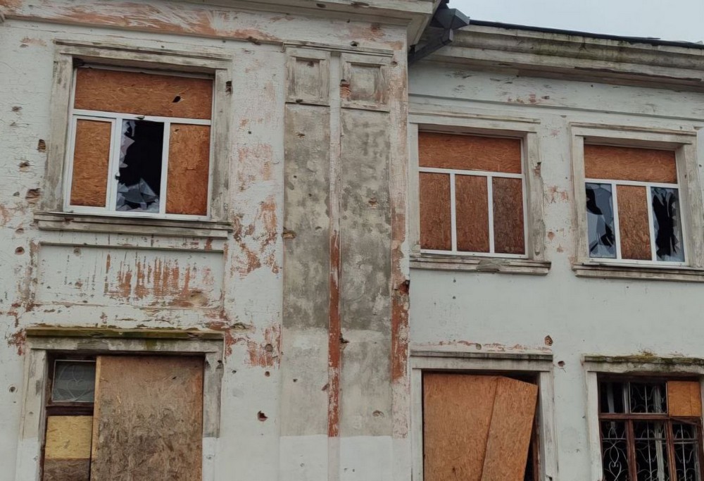 13 поранених у Нікополі і 1 у районі, 8 постраждалих у Кривому Розі, 10 – у Дніпрі, загибла і поранені на Синельниківщині – жахливий день на Дніпропетровщині