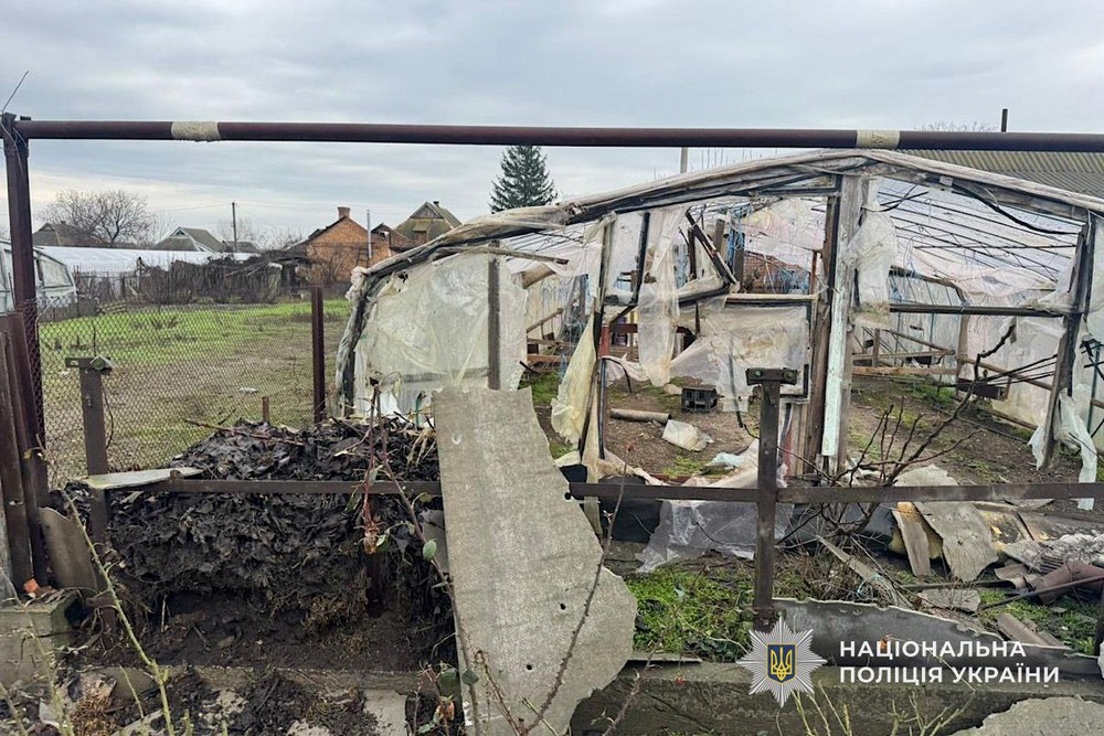 У Нікополі 13 постраждалих внаслідок влучання в адмінбудівлю, всього в області 25 постраждалих і одна загибла – поліція