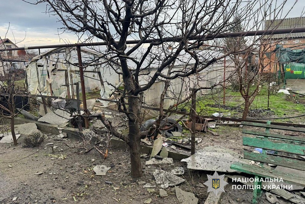 У Нікополі 13 постраждалих внаслідок влучання в адмінбудівлю, всього в області 25 постраждалих і одна загибла – поліція