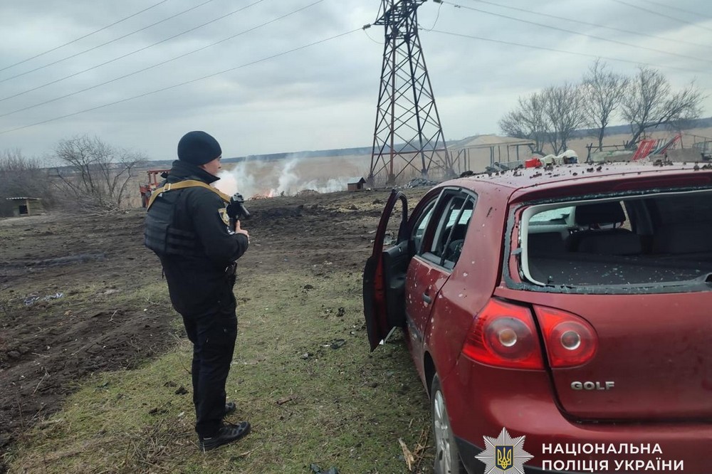 Через ворожу атаку безпілотниками на Дніпропетровщині загинув 43-річний чоловік: поліцейські зафіксували наслідки влучань 1 на Дніпропетровщині загинув