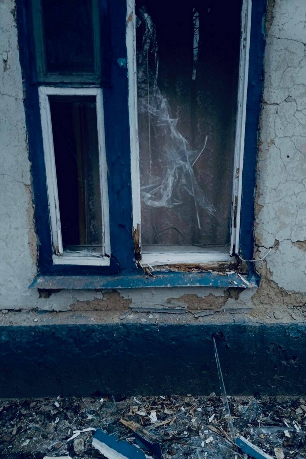 Ворог обстрілював Нікопольщину: є поранений, понівечено будинки , газогін і лінія електропередач