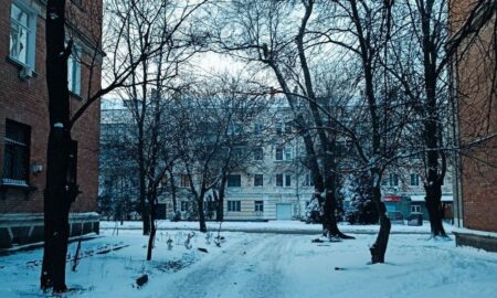 Мороз, вітер і переважно хмарно: погода у Нікополі 18 січня